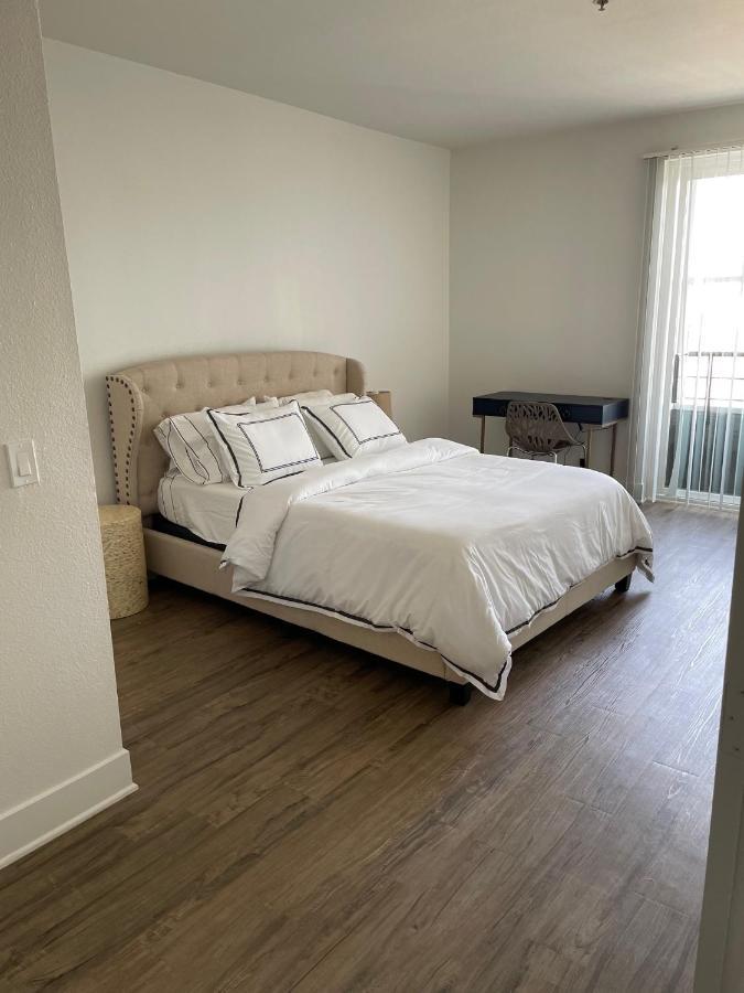 Villa Marina - Modern & Immaculate, Spacious, Gated Condo With Fireplace Pool, Gym, 2 Master Bedrooms Los Angeles Extérieur photo