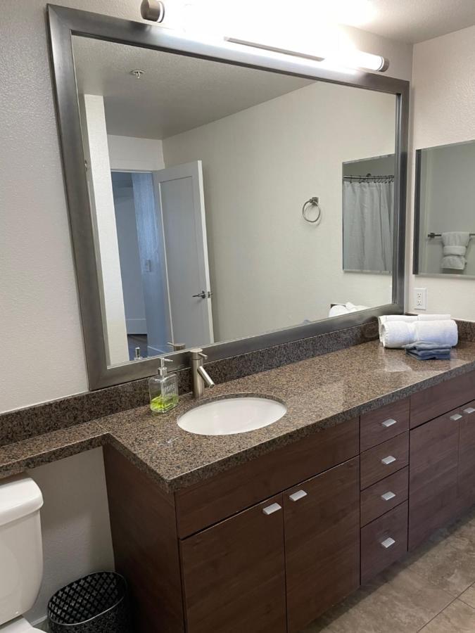 Villa Marina - Modern & Immaculate, Spacious, Gated Condo With Fireplace Pool, Gym, 2 Master Bedrooms Los Angeles Extérieur photo